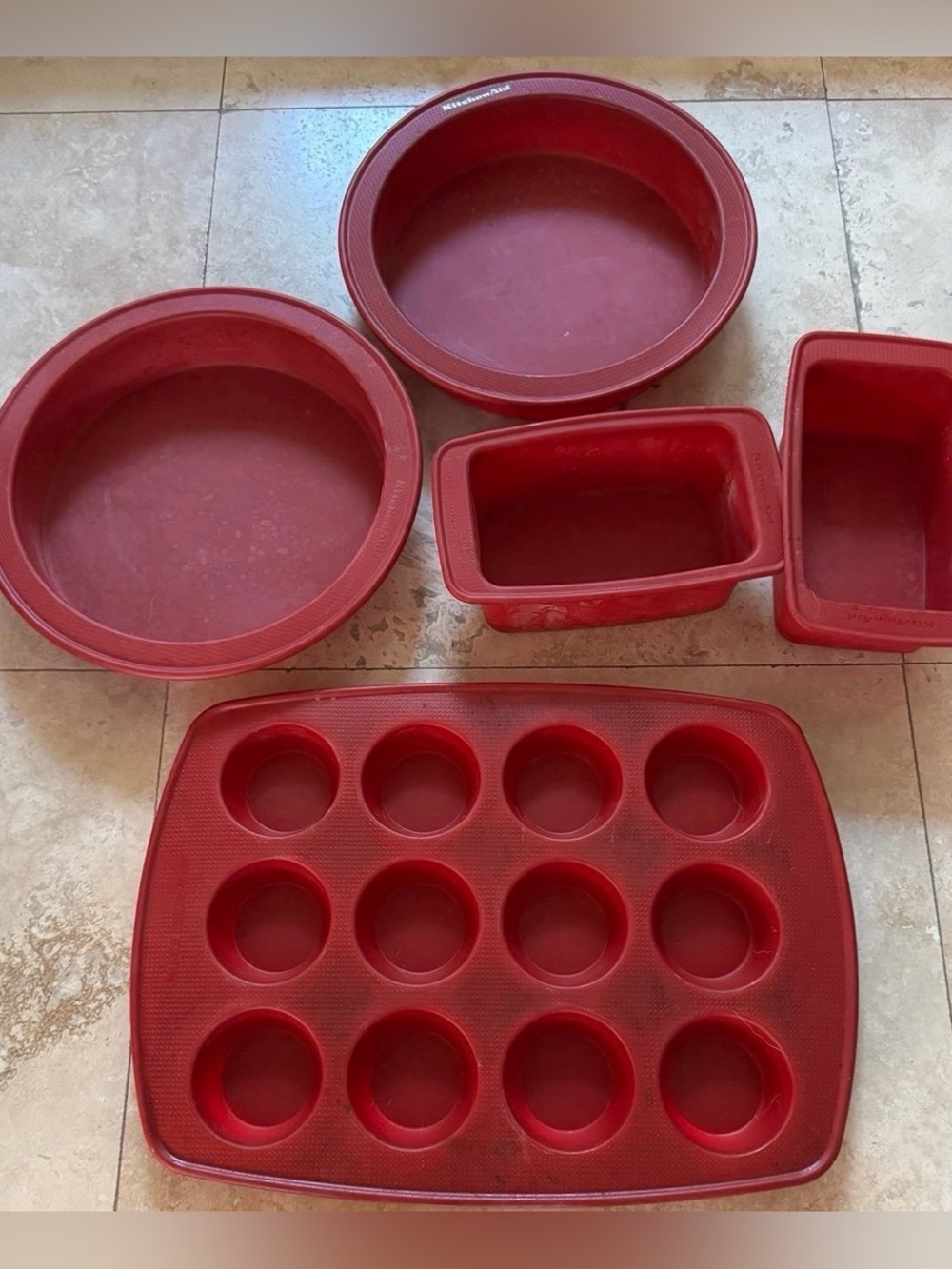 Red silicone kitchenaid bakeware